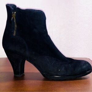 Beautiful Feminine Paul Green Black Suede Kitten Heel Booties